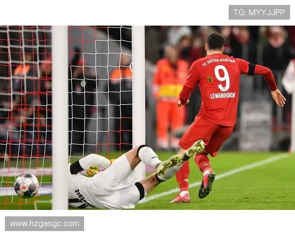 莱万多夫斯基刷新后备进球纪录，赛季表现稳健引发关注