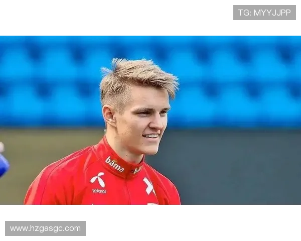 厄德高与德布劳内进攻型中场战术角色对比分析