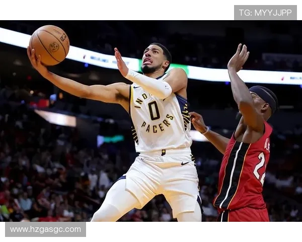 哈利伯顿突破制造高位挡拆助掘金提升关键时刻组织效率